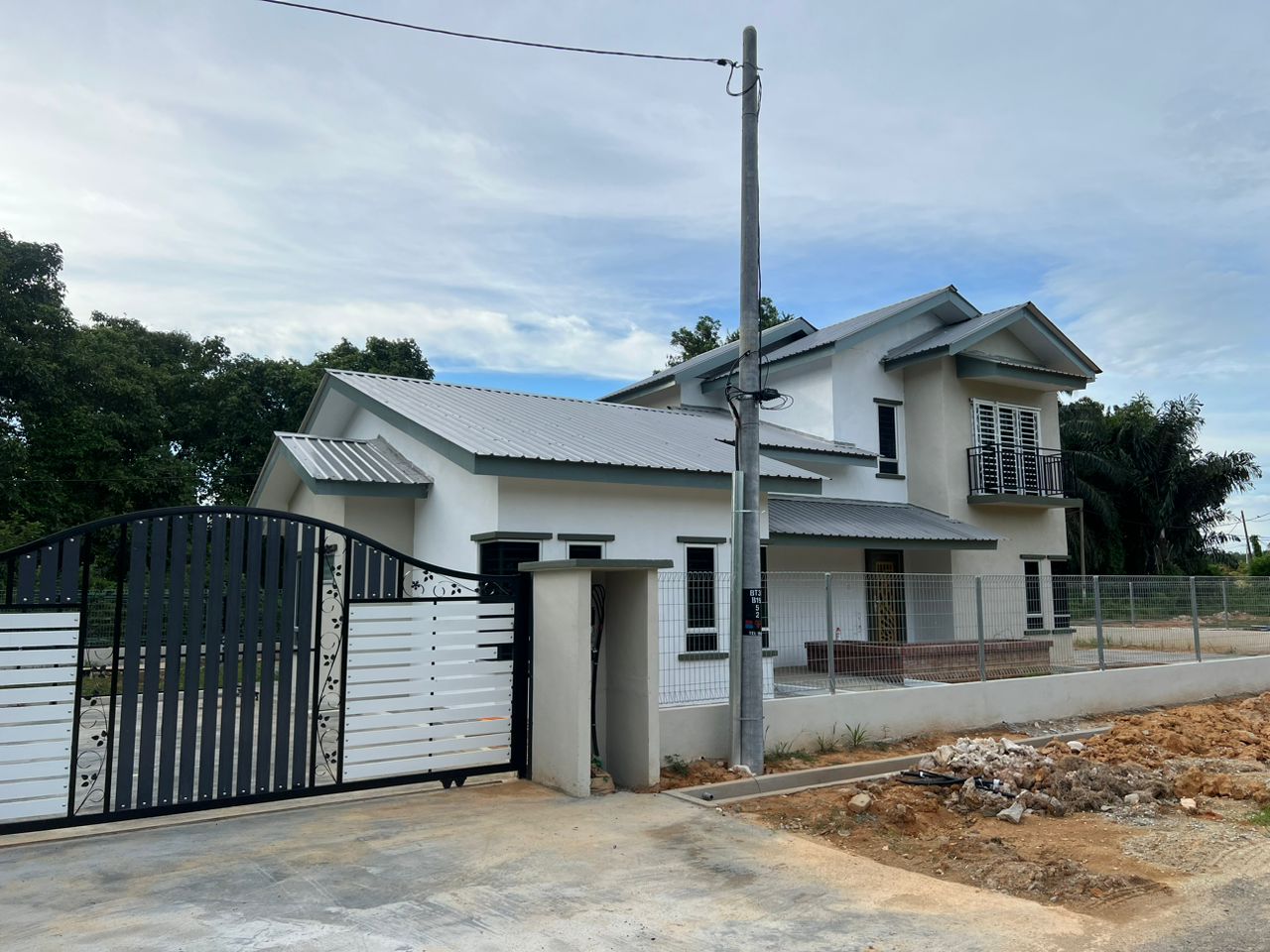 Banglo satu setengah tingkat dan homestay di Jempol, 2023